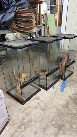 Reptile enclosures