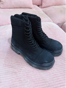 Balenciaga strike boots men’s size 10.5