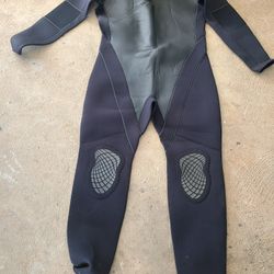Wet Suit Maui Gear Like New