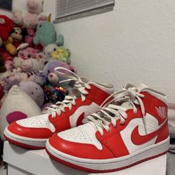 Wmns Air Jordan 1 Mid