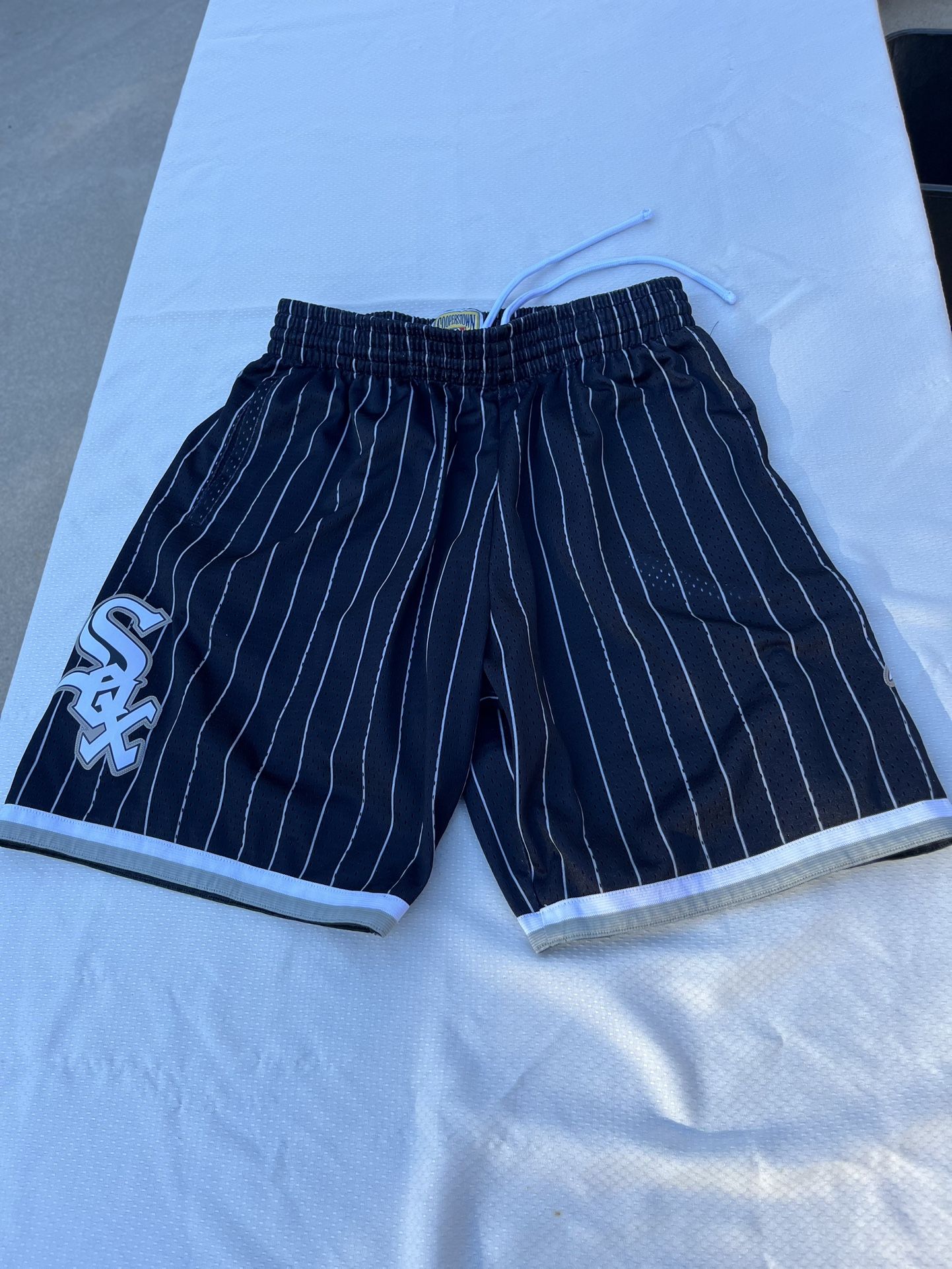 Chicago White Sox Black City Mesh Shorts Size Large