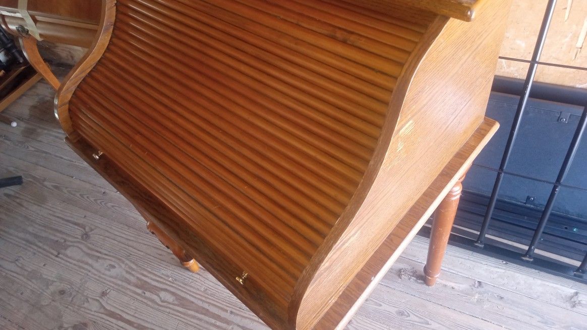 Roll Down Desk