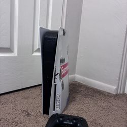 PS5 1 TB With 1 Black Controller