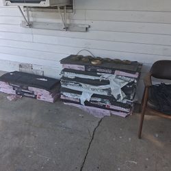 Thirteen packs of architecture singles