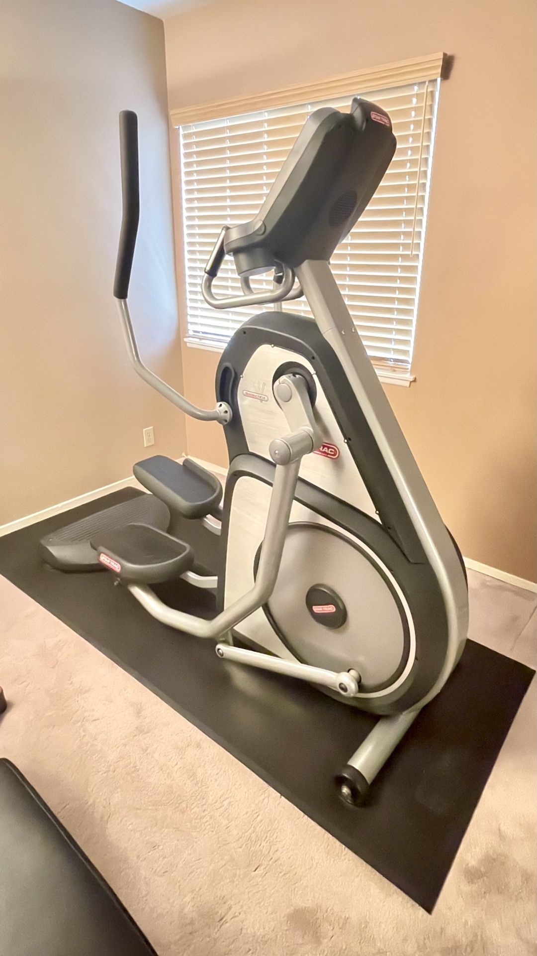 ⭐️ 🏋️♂️ Elliptical: STAR TRAC Elite 6230 Pro - Commercial Grade Cross Trainer 🏋️♂️⭐️