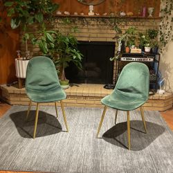 Chic Green Velvet Chairs With Gold Legs 