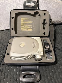 Dell 2200MP Projector with Case and Remote