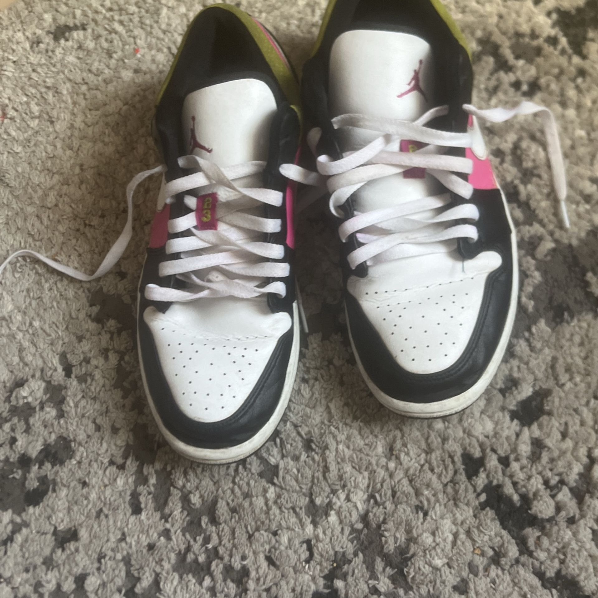 Jordan Low ‘spray Paint’