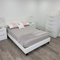 BEDROOM SET (MATTRESS NOT INCLUDED)