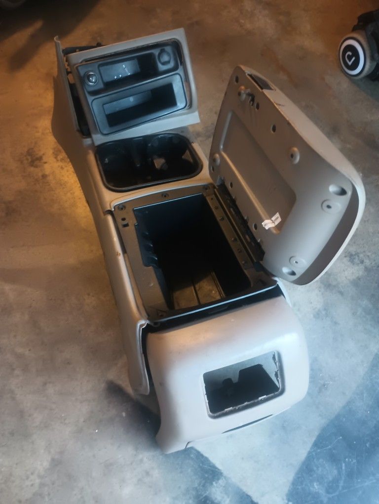 Suburban Center Console