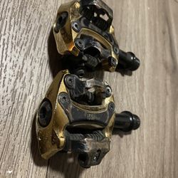Issi Spd Pedals In Gold