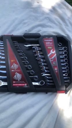 Husky 24-PIECE COMBINATION WRENCH  SET BRAND NEW