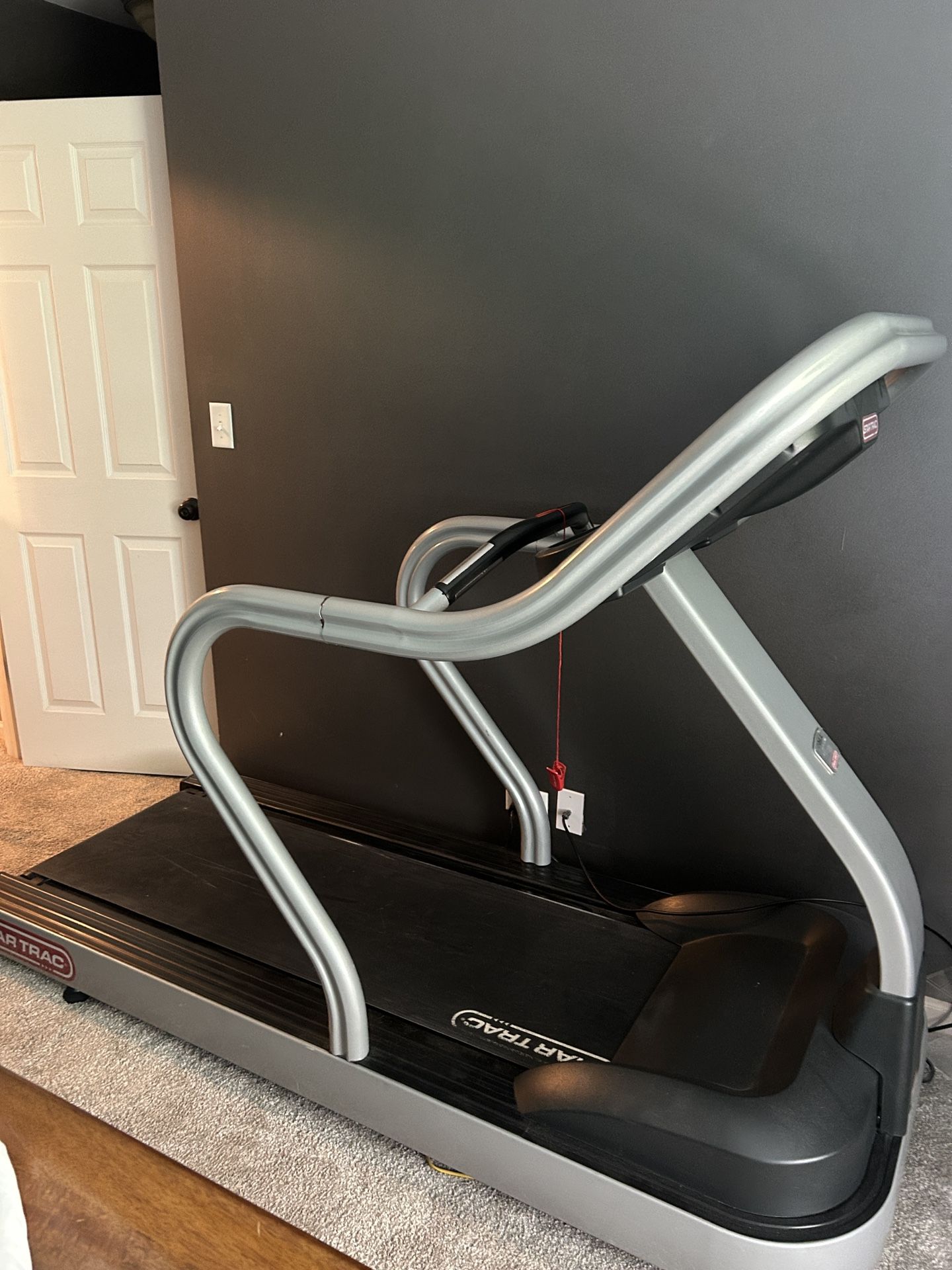 Free Treadmill- Star Trac