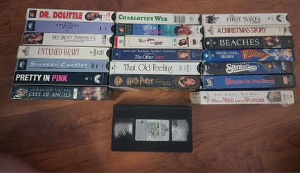 21- VHS movies bundle