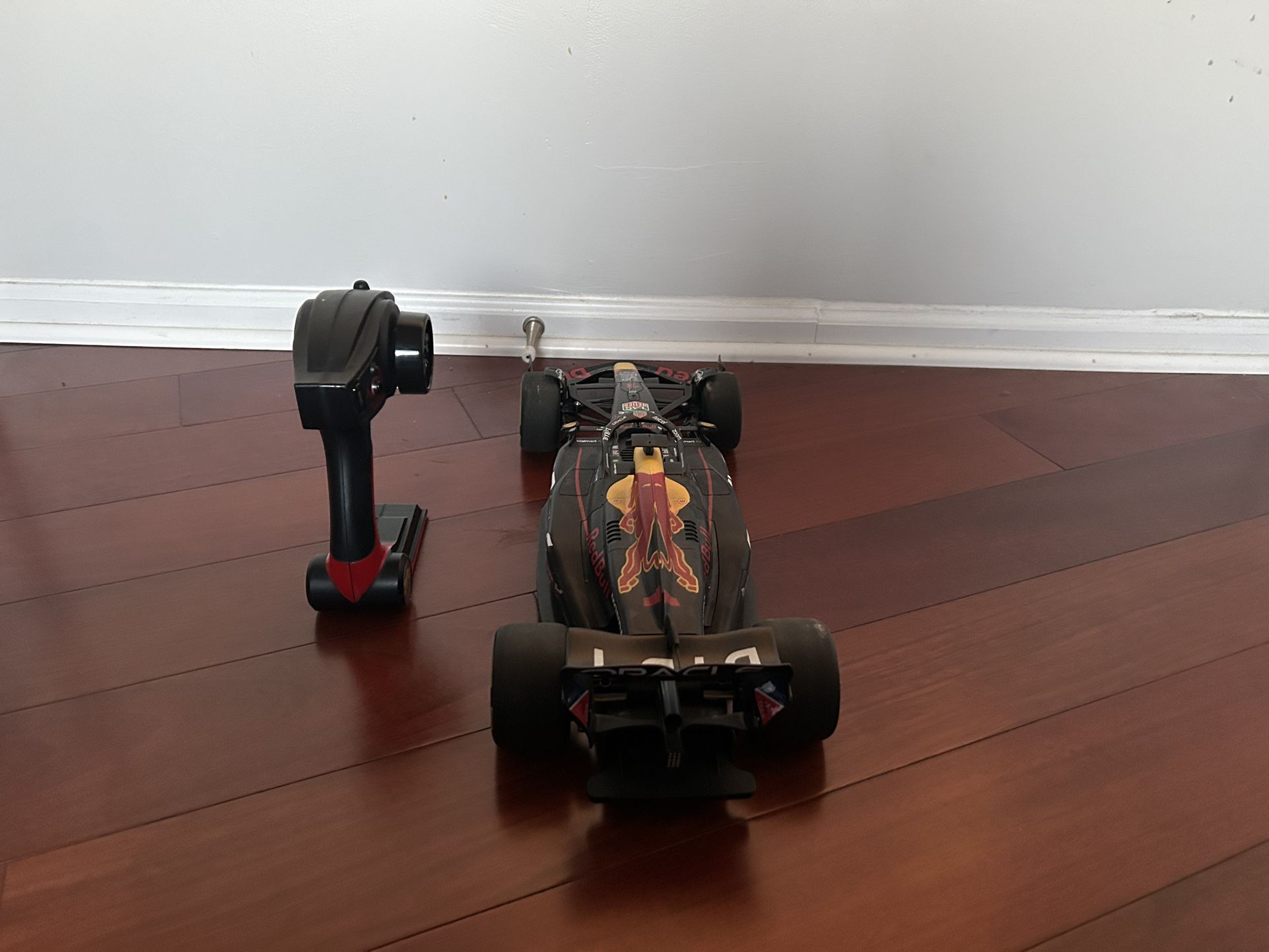 Oracle Formula One Red Bull RC car new with box