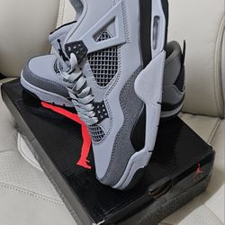 Jordan 4 Retro 