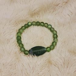 Elegant Green Bracelet