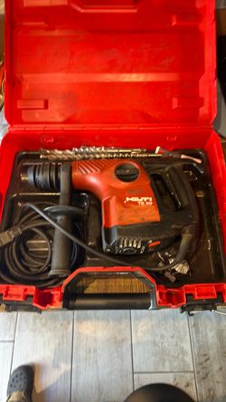 Hilti TE 30 Rotary Hammer Drill with Case