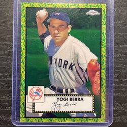 2021 Topps Chrome Green Refractor Yogi Berra Baseball Card #473 61 Out Of 99