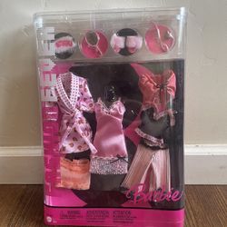 2005 Barbie Fashion Fever Clothes