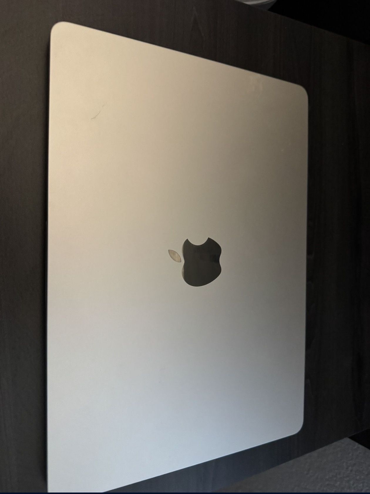 MacBook Air M2 — 13’6 8GB RAM / 256 GB