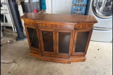 Curio cabinet