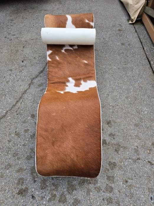Vintage Style LE Cobusier Chaise Loungr Replica Cow Skin Leather