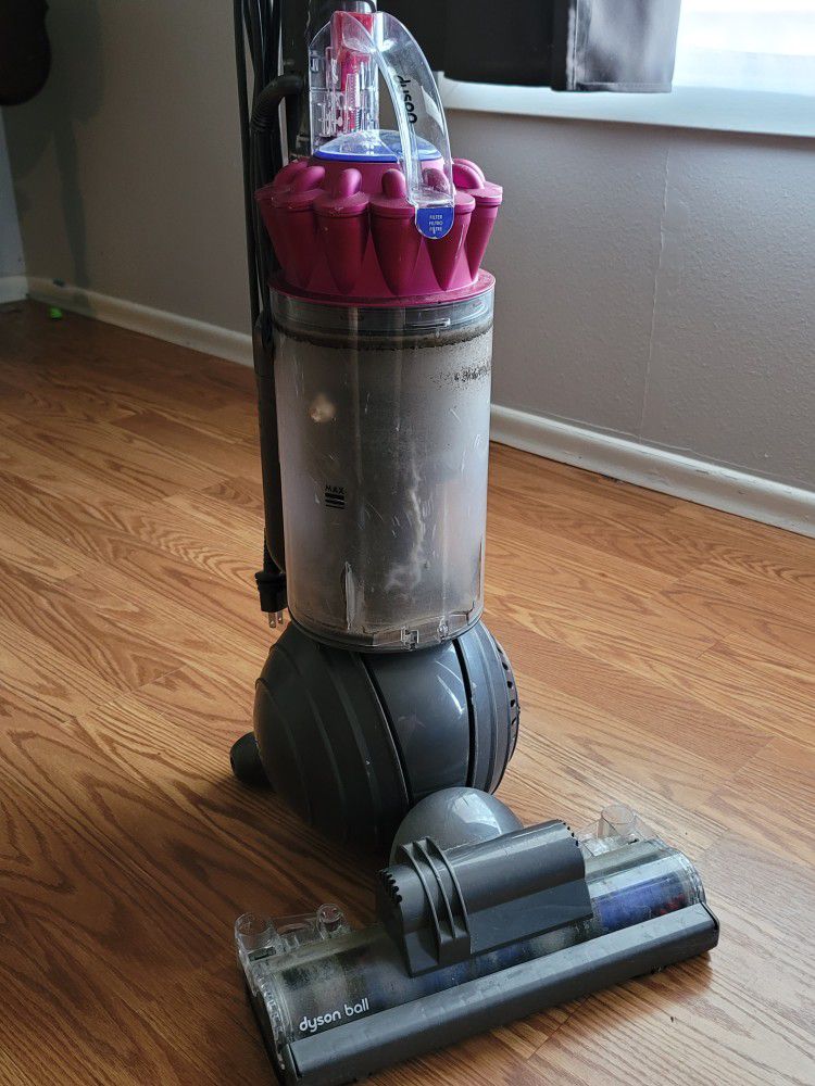 Dyson Ball Vacuum *Sold For Parts Read Description*