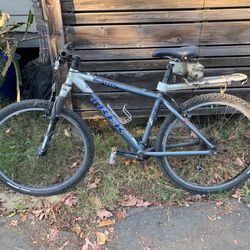 TREK 6700 mountain Bike. 26”