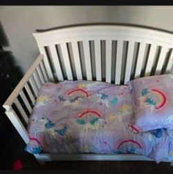 Crib toddler bed whit mattress