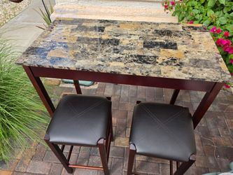 Bar Height Table with 2 Stools