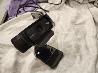 Designed for serious streamers, the Logitech 1080p Pro Stream Webcam lets you stream and record vibrant, true-to-life HD 1080p video that captures the