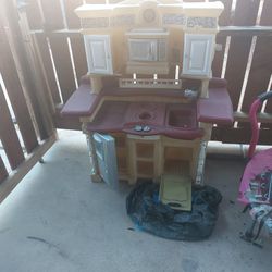 Children's Play Kitchen