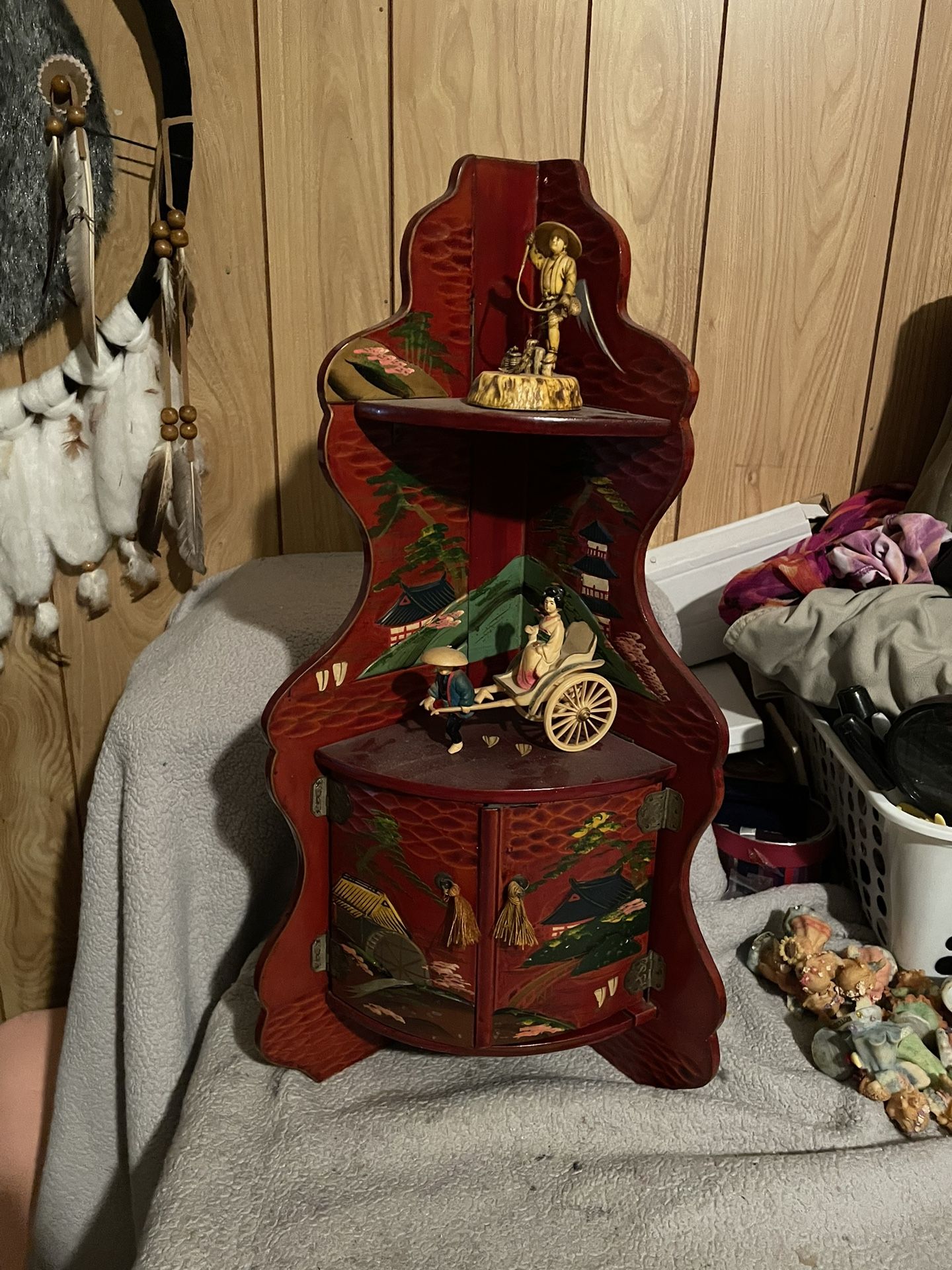 Vintage 1940s Japanese Shelf With Figurines