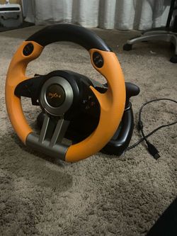 Racing wheel 180 degrees rotation comparable with many consoles!