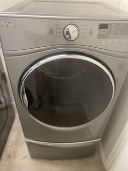 Whirlpool front loading dryer / with lower drawer
