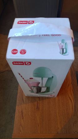 Dash Retro Milkshake Maker for Malts, Soda Fountain Drinks, Protein Shakes -Aqua, NIB