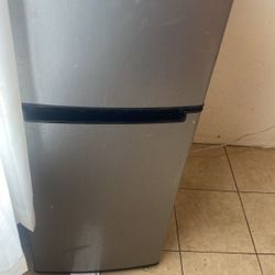 Magic Chef Refrigerator 