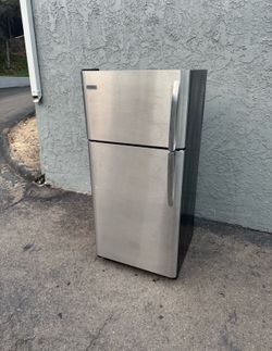 Frigidaire stainless steel full size fridge refrigerator with freezer I offer delivery