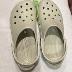 Crocs Classic Clogs – Linen/Light Tan – Men’s Size 11 – NEW with Tags