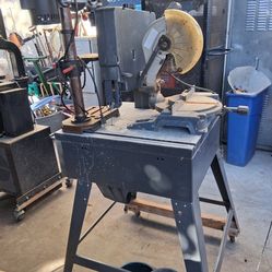 Disco de cortar, sierra caladora, y taladro