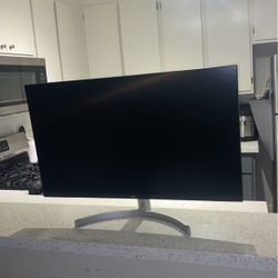 LG 4k UHD monitor 32 Inch