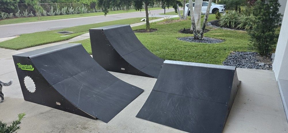 Free Skate Board Ramps and Table