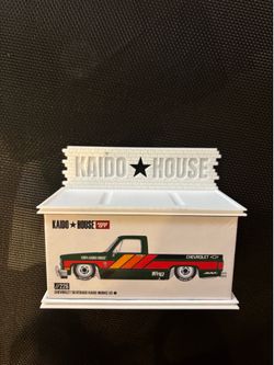 Kaido House Chevrolet Silverado Kaido Works V3 Sealed w/ 3D printed display stand