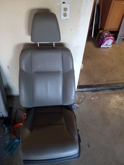 2019 Honda Crv Seats And Floor mats 