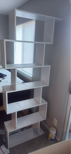 Freestanding 6 tiered Book Shelf