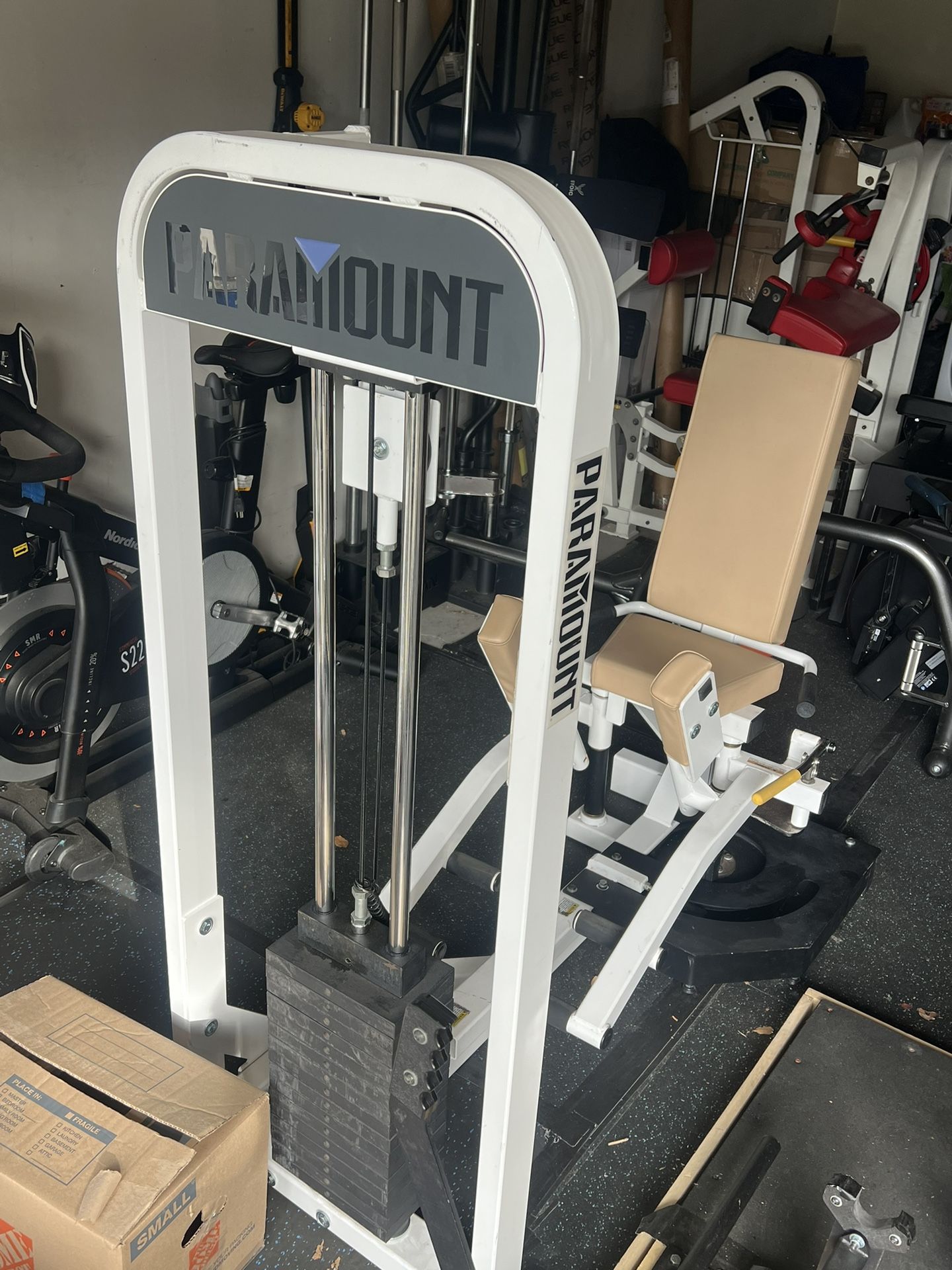 Paramounter Machine Paramount Fitness SF1400 Inner/Outer Thigh Machine aka Abductor ...