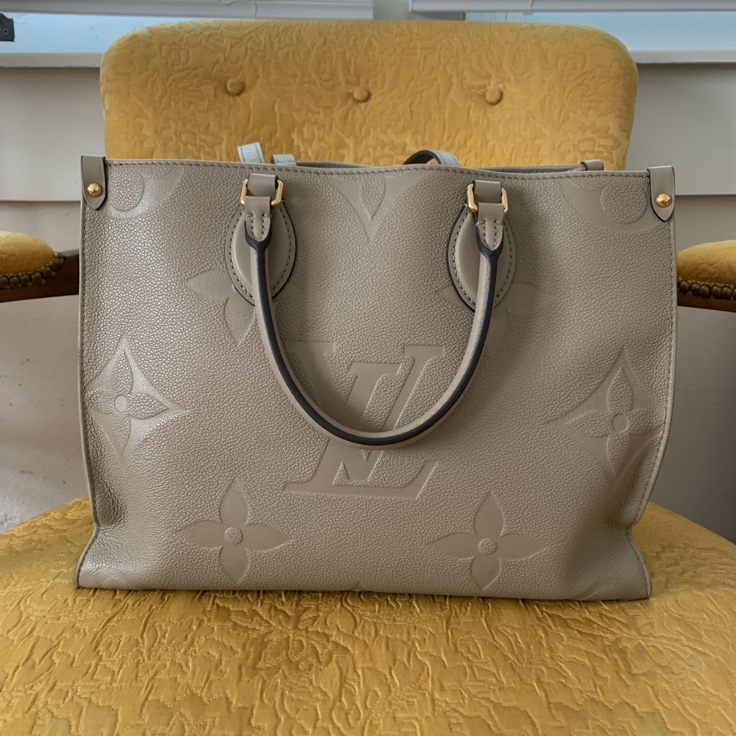 Louis Vuitton Authentic Bag for Sale in St. Petersburg, FL - OfferUp