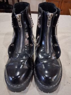 Women's Sugar brand boots size 8.5.