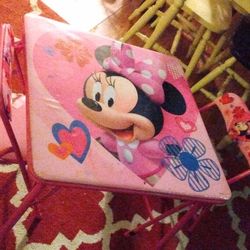 Minny Mouse Kids Table And Chairs